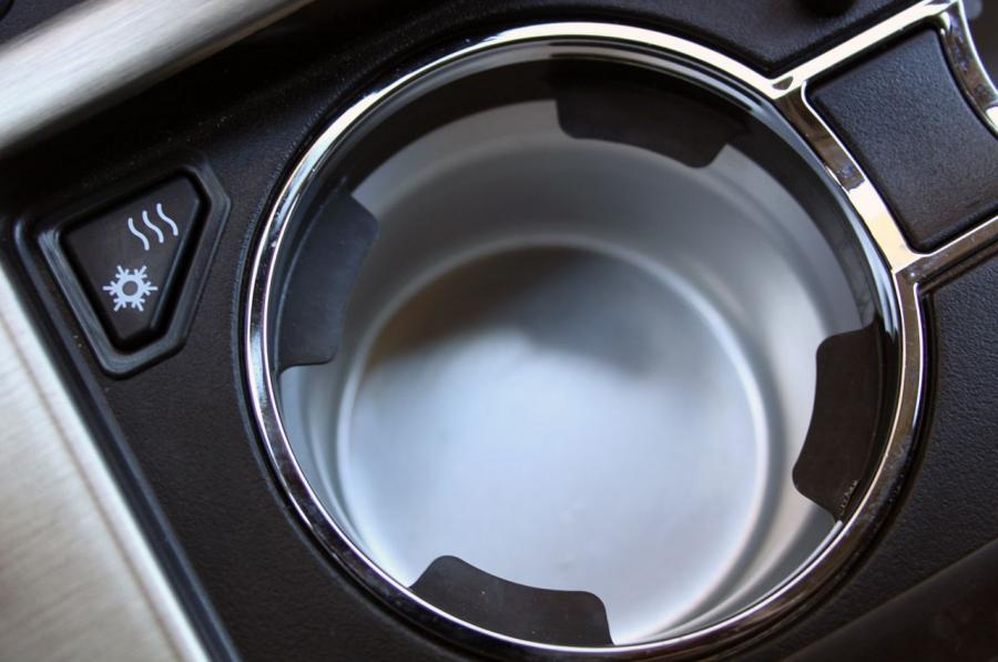  Cadillac Escalade Platinum Hybrid 2011 года  (фото 21 из 60)